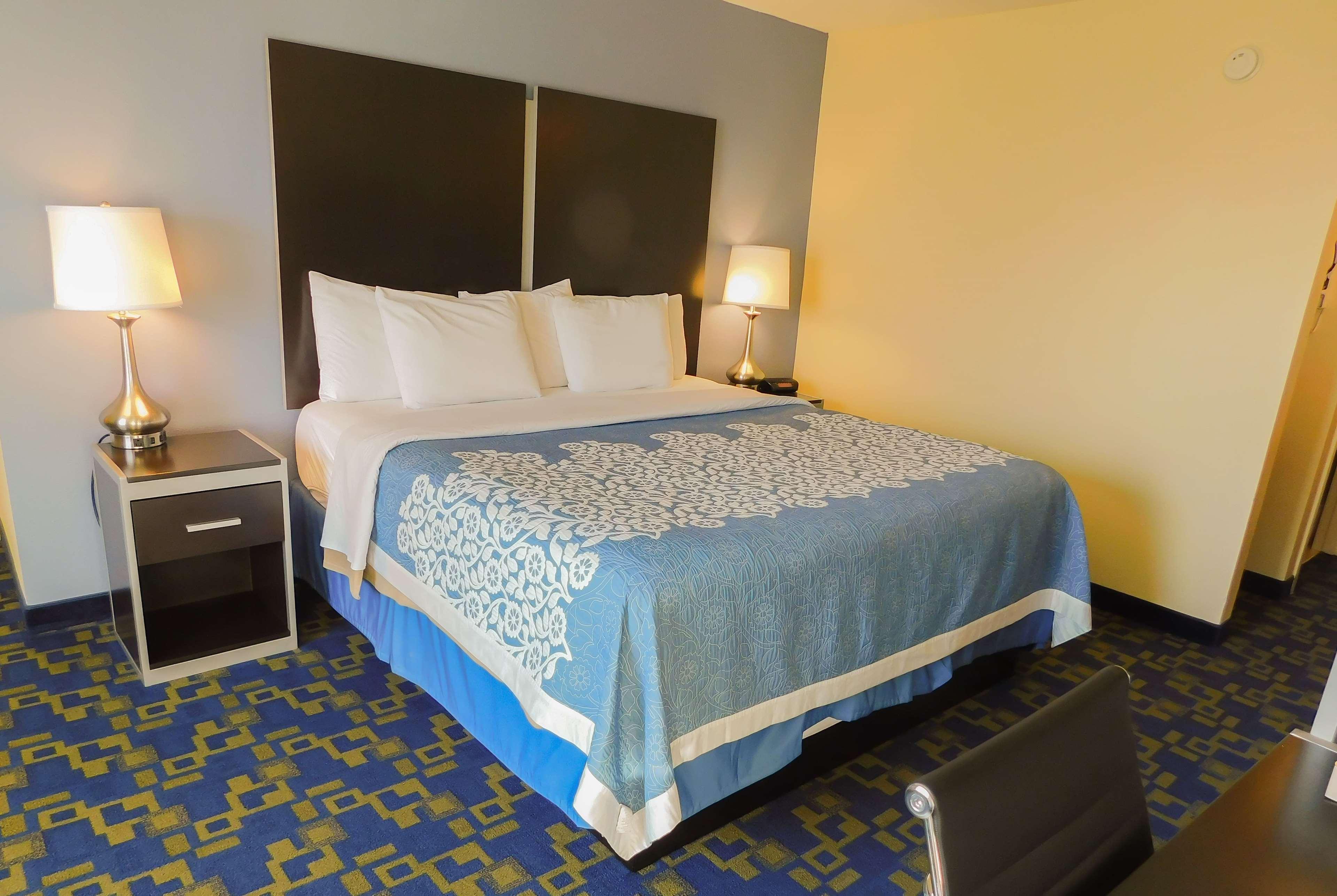 Days Inn & Suites By Wyndham Pocahontas Ngoại thất bức ảnh