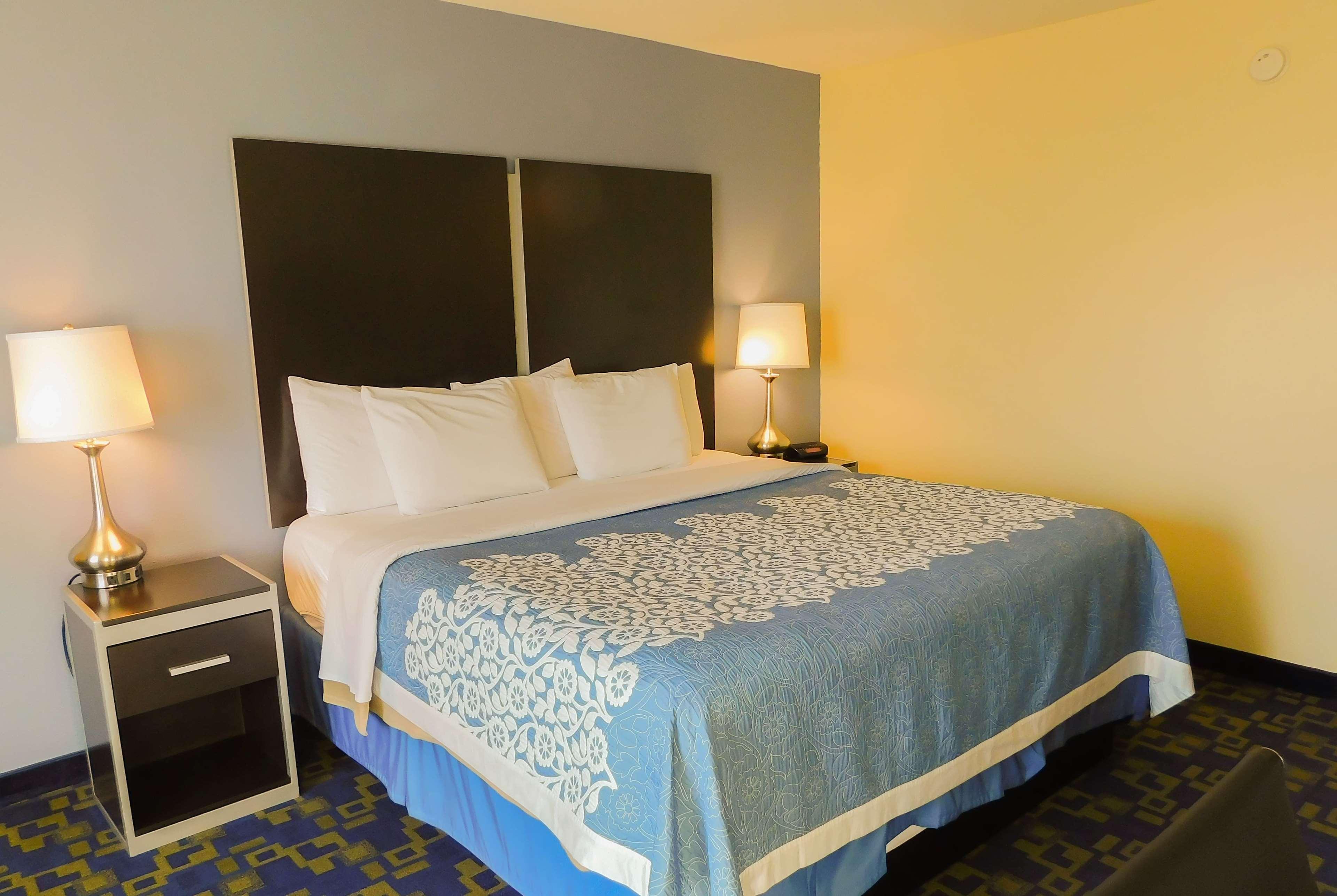 Days Inn & Suites By Wyndham Pocahontas Ngoại thất bức ảnh
