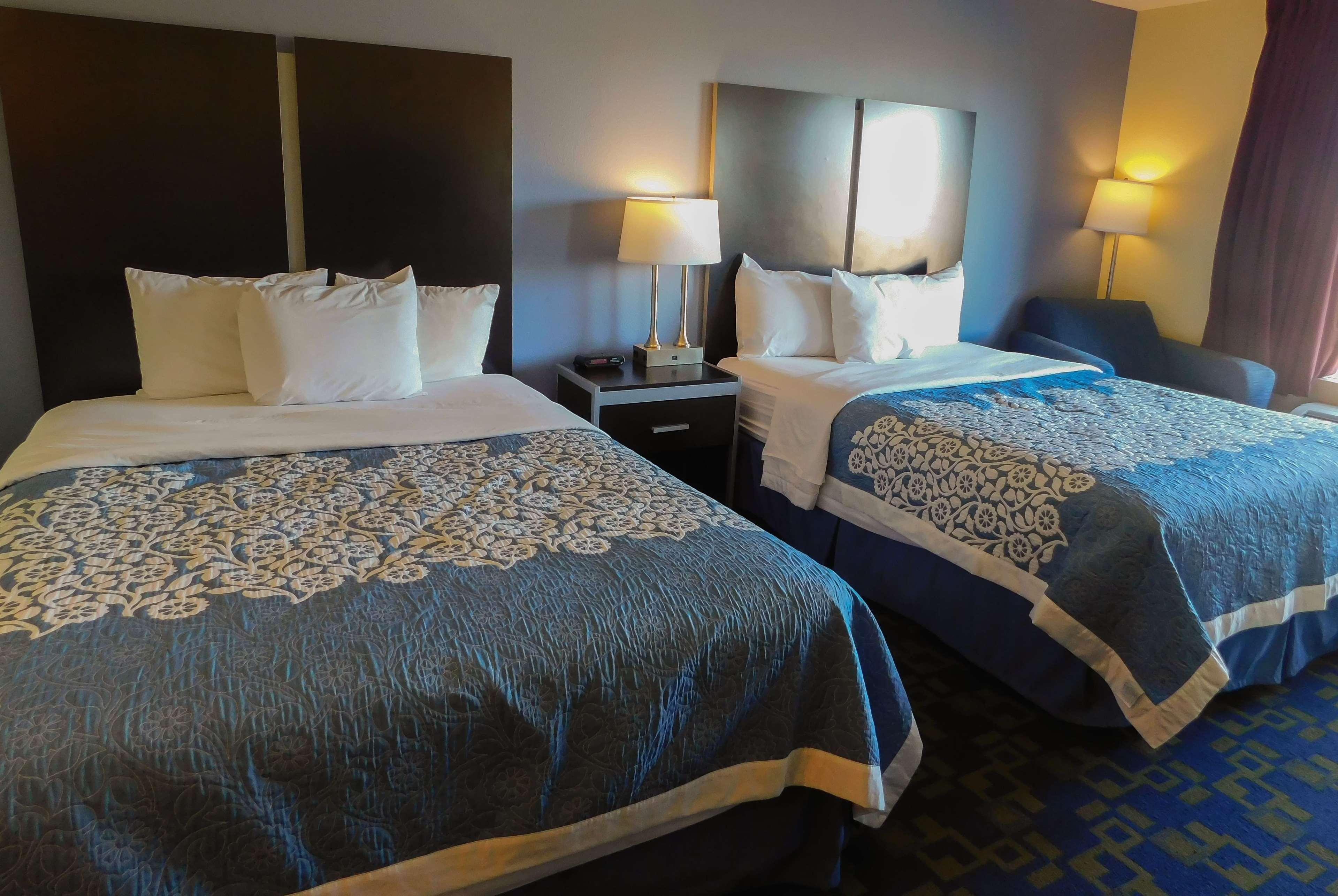 Days Inn & Suites By Wyndham Pocahontas Ngoại thất bức ảnh