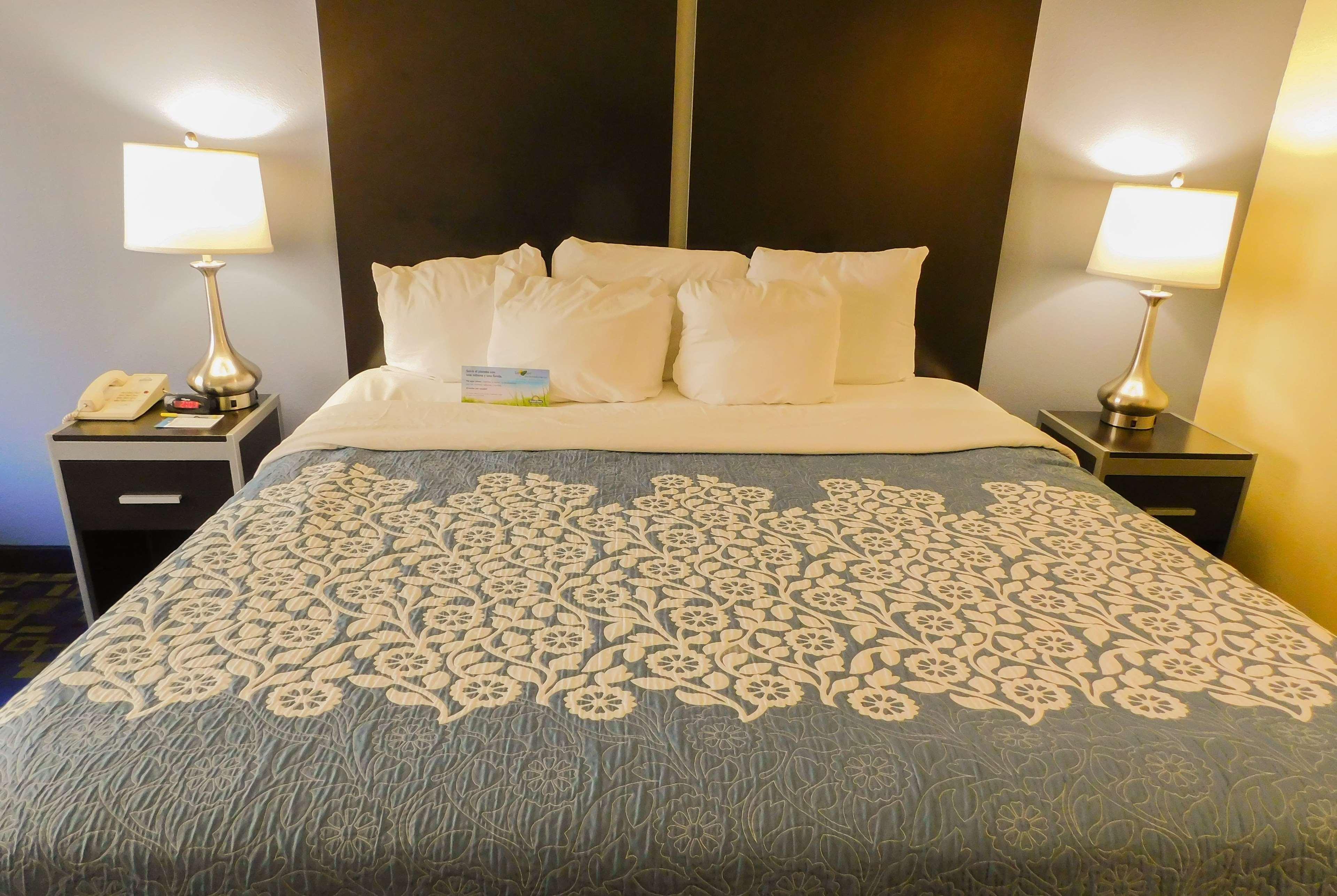 Days Inn & Suites By Wyndham Pocahontas Ngoại thất bức ảnh