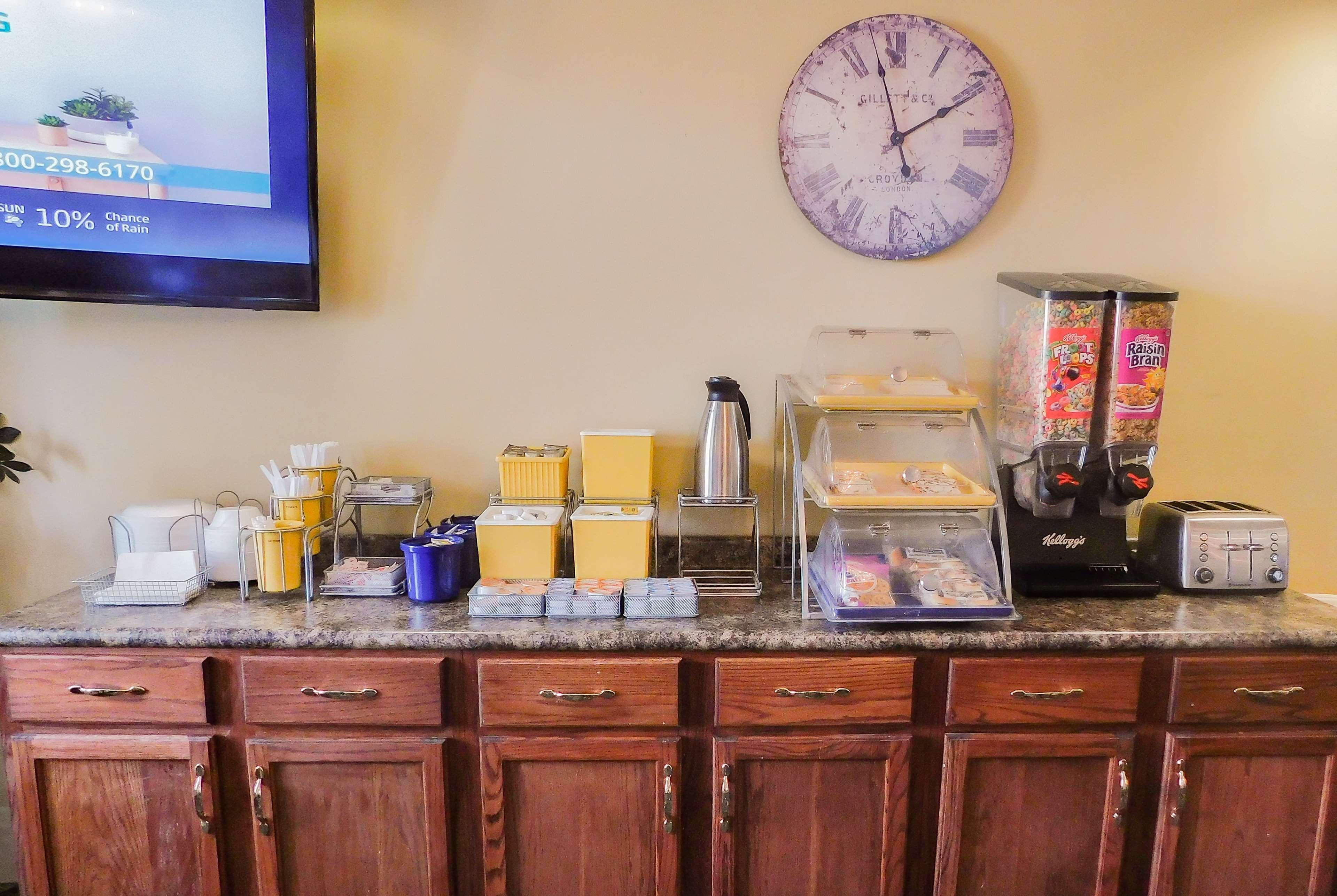 Days Inn & Suites By Wyndham Pocahontas Ngoại thất bức ảnh