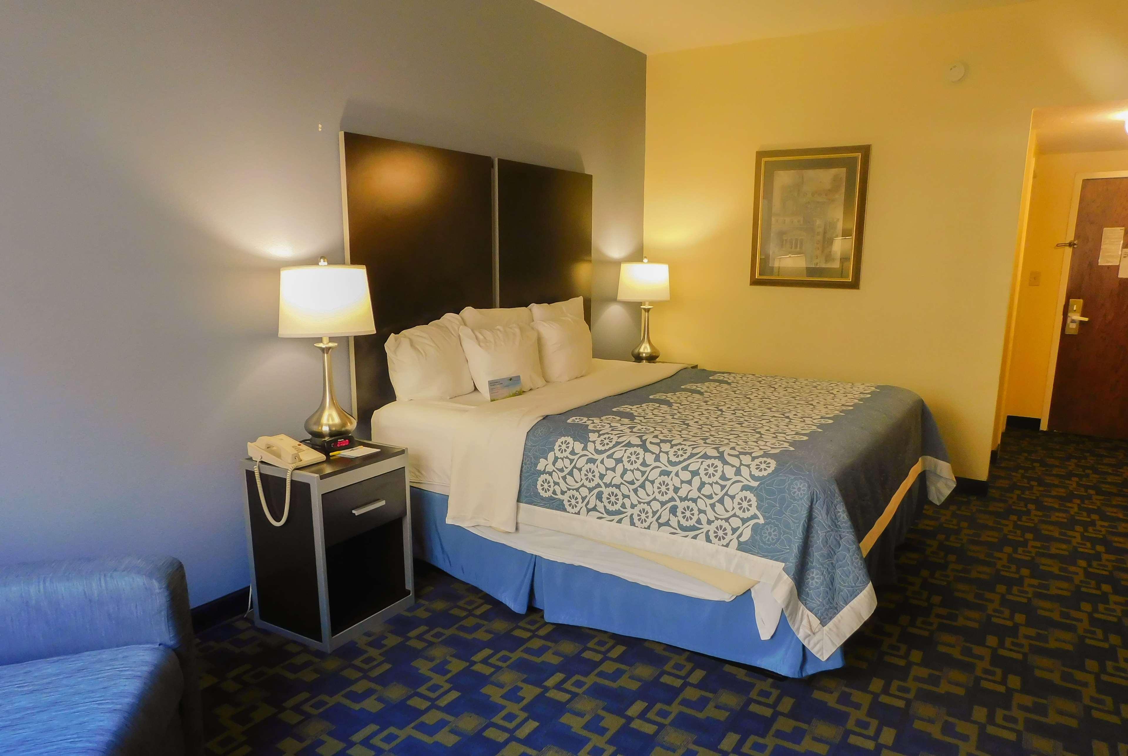 Days Inn & Suites By Wyndham Pocahontas Ngoại thất bức ảnh