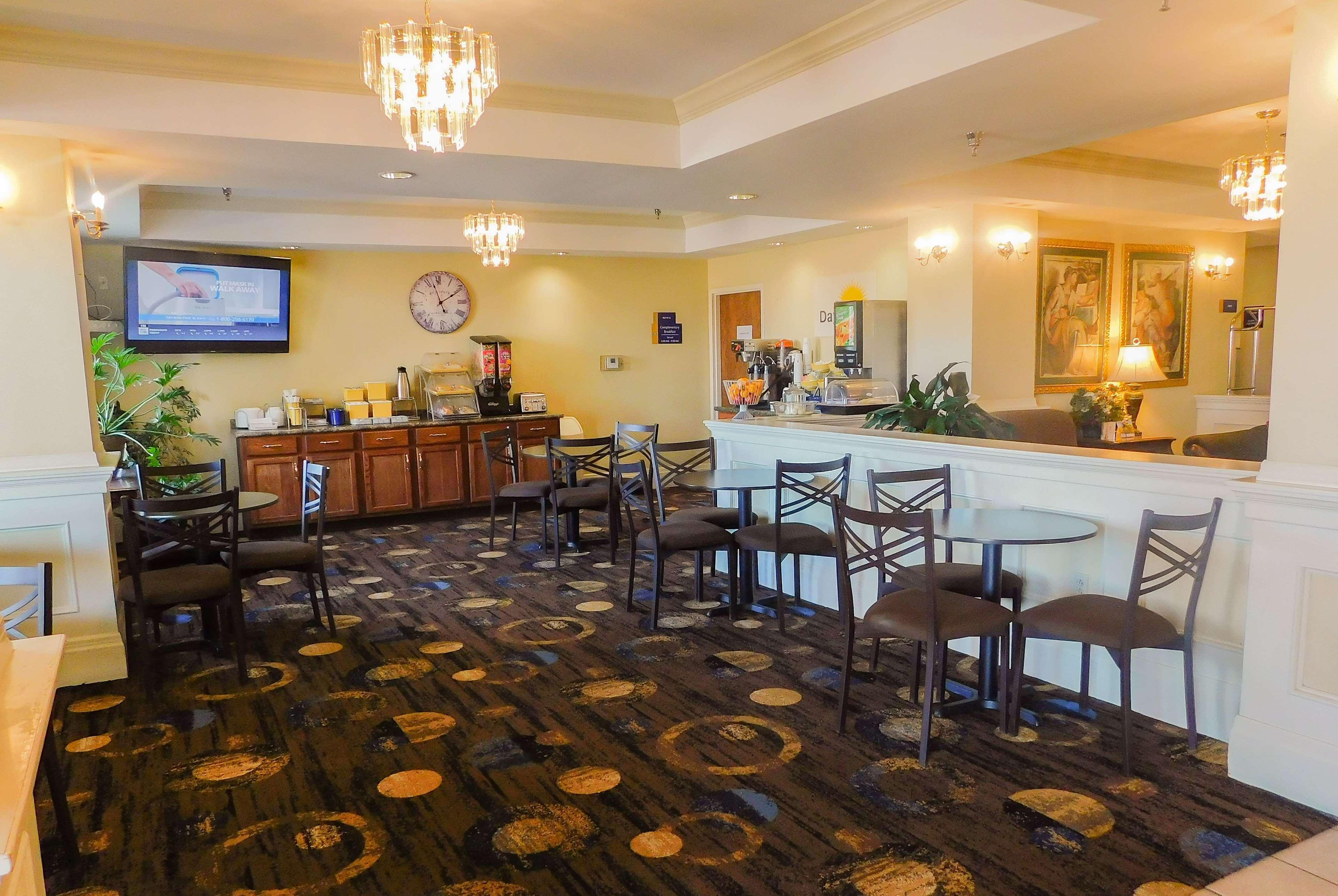 Days Inn & Suites By Wyndham Pocahontas Ngoại thất bức ảnh