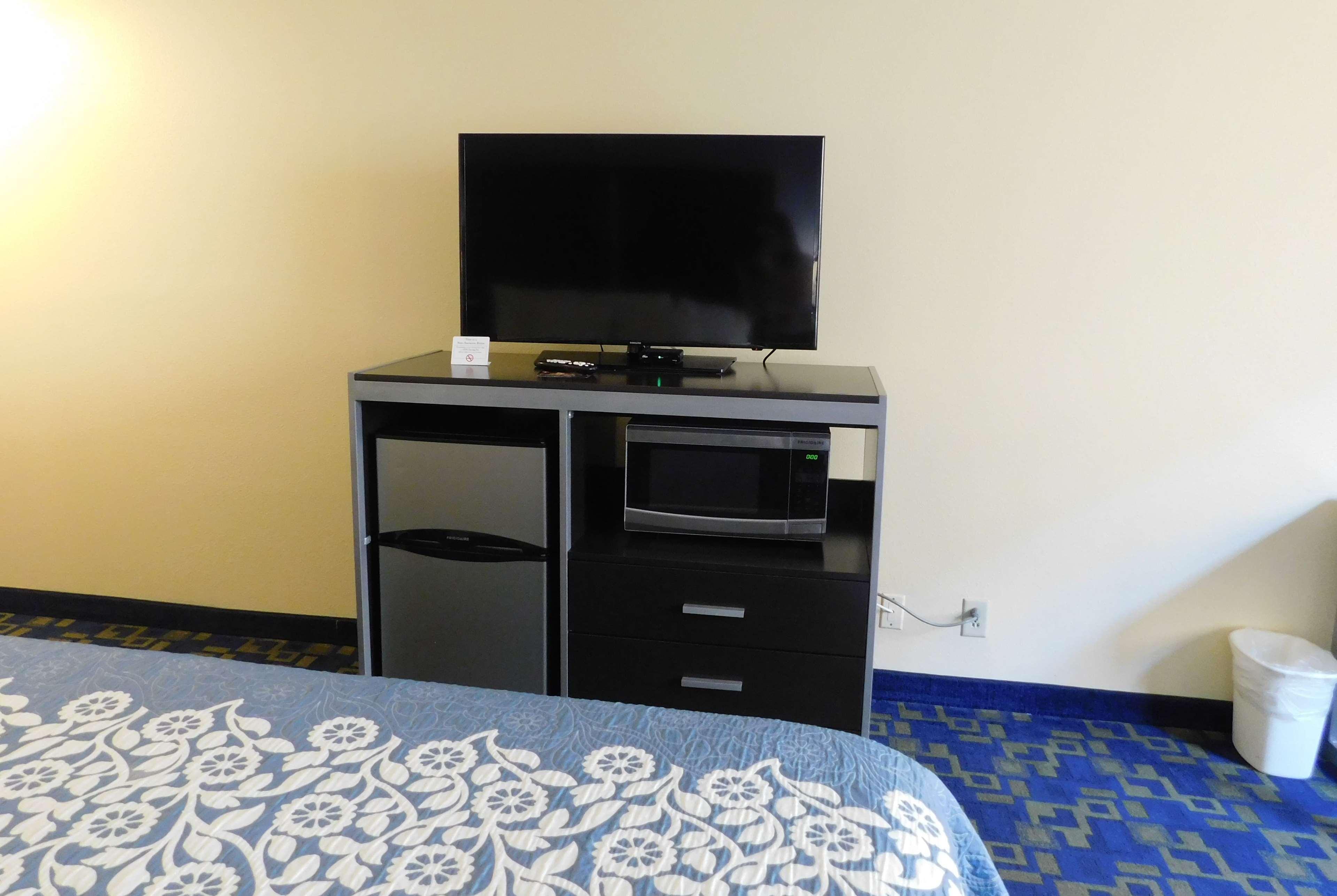 Days Inn & Suites By Wyndham Pocahontas Ngoại thất bức ảnh