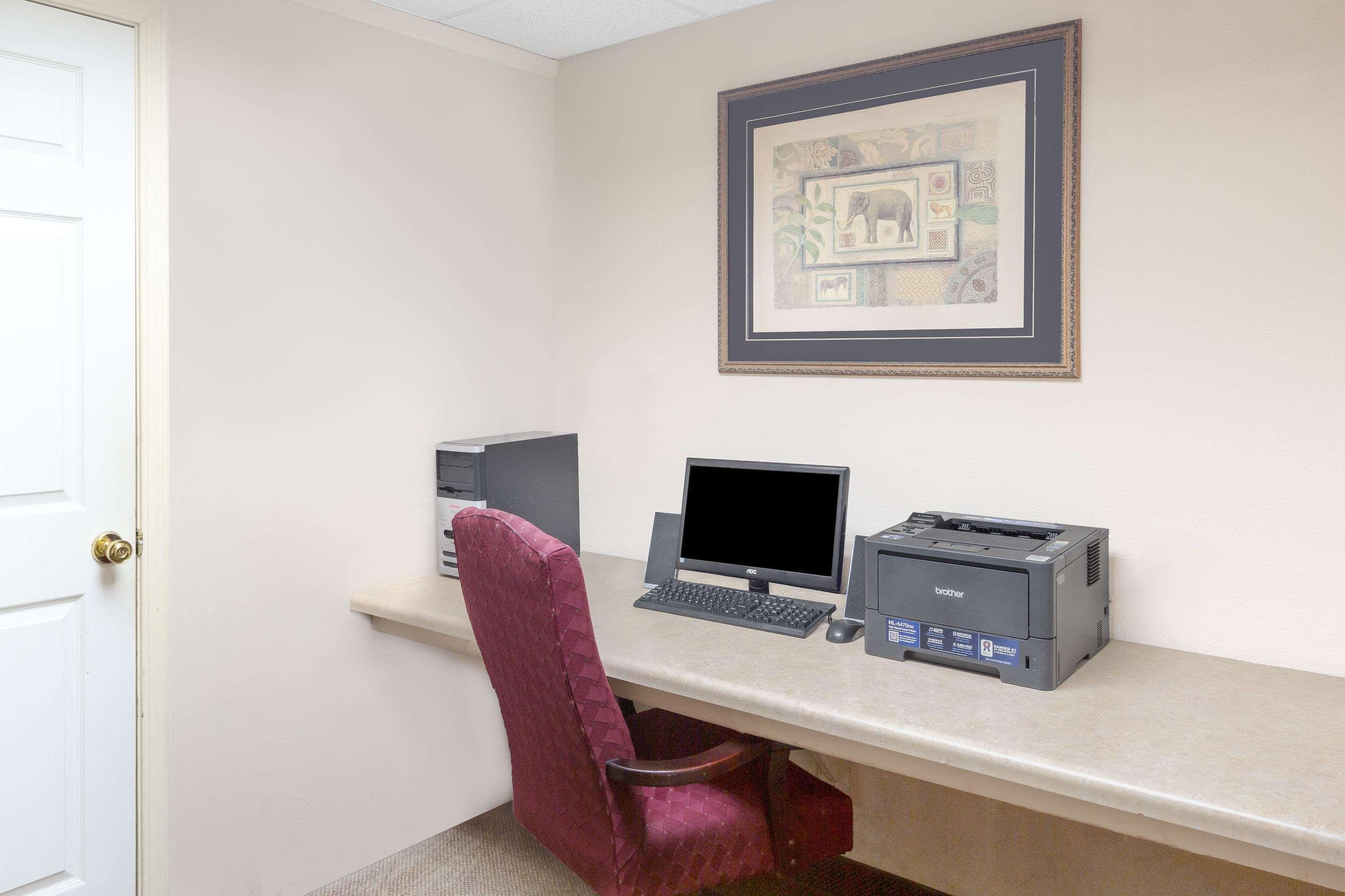 Days Inn & Suites By Wyndham Pocahontas Ngoại thất bức ảnh