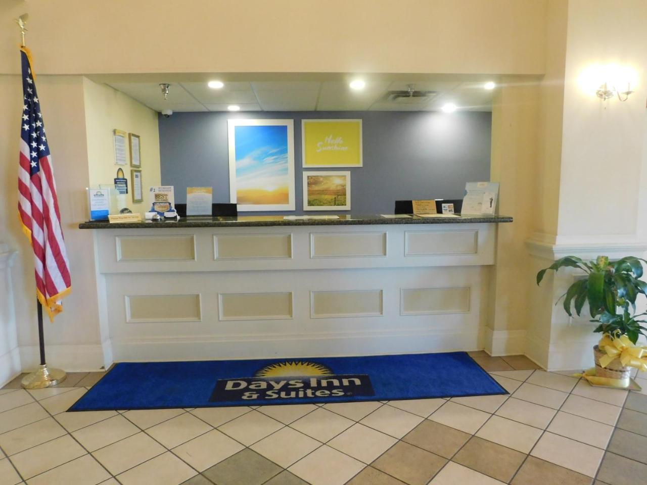 Days Inn & Suites By Wyndham Pocahontas Ngoại thất bức ảnh