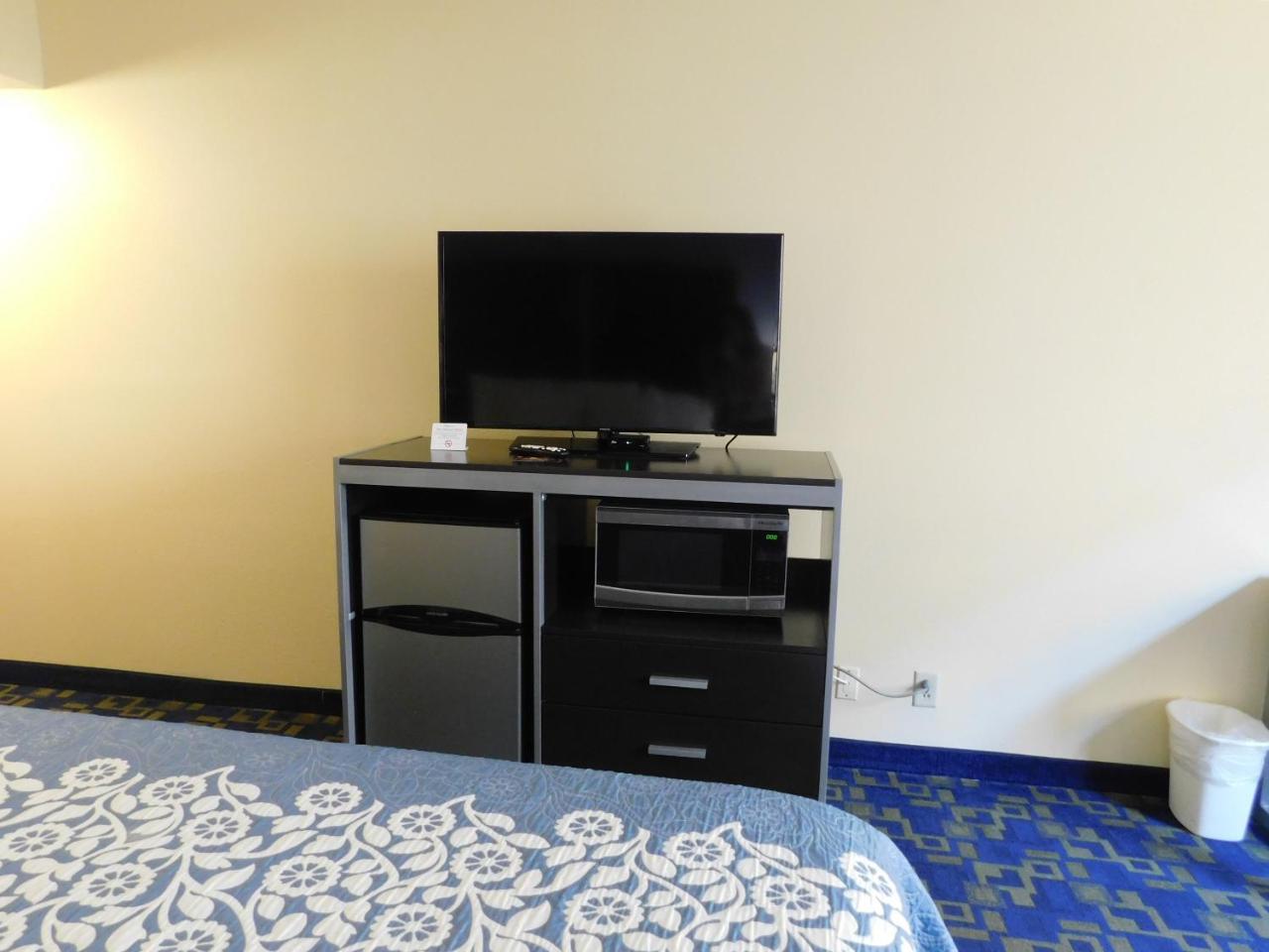 Days Inn & Suites By Wyndham Pocahontas Ngoại thất bức ảnh